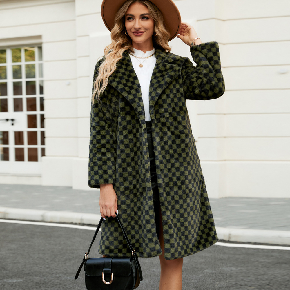Women's Mid-length Plaid Loose Plush Coat - Image 3